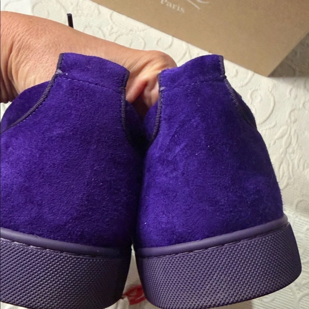 Christian Louboutin it laces please